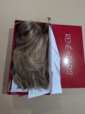 Rene of Paris Wig Shannon Mochacinno Medium Blonde With Highlights *New In box